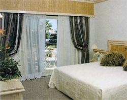 Palm Beach Hotel & Bungalows - 3